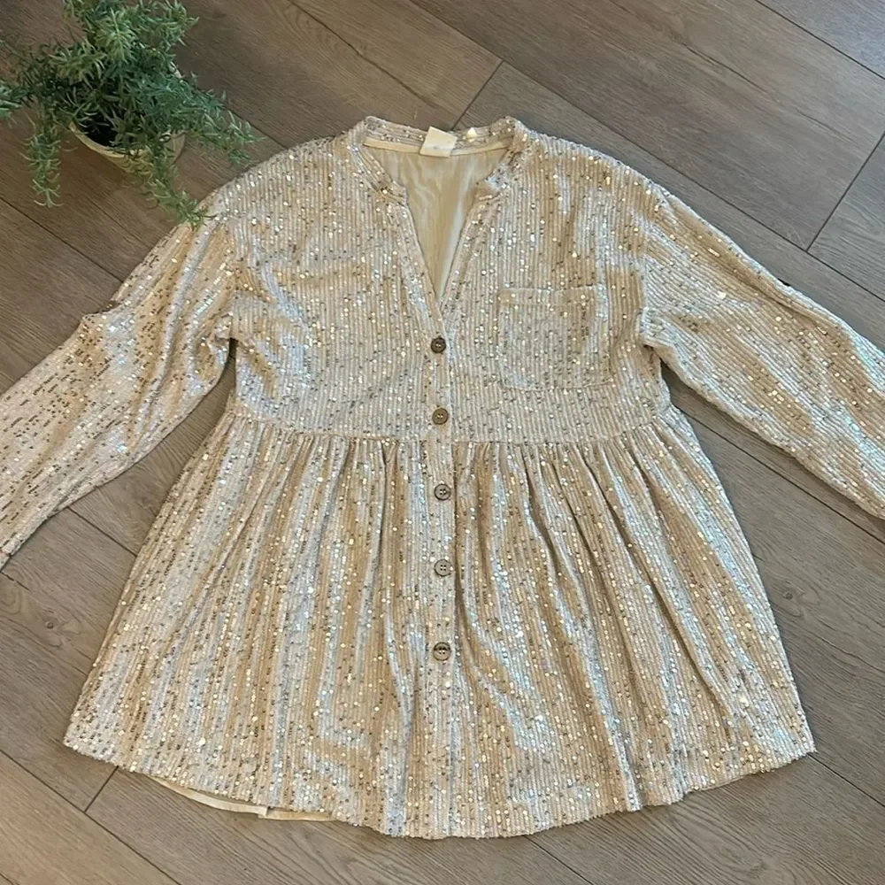 NWOT BY TOGETHER SEQUIN BUTTON DOWN OVERSIZED TUNIC CREAM AND GOLD SIZE SMALL